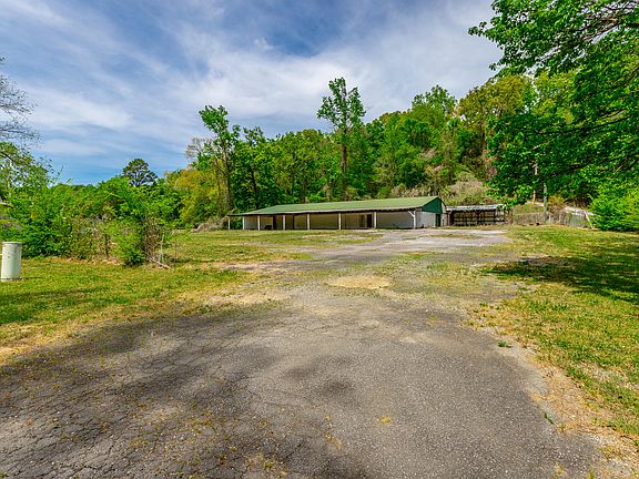 2nd image of 453 Schmidt Rd