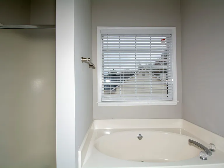 132 Chariot Dr — Photo 8