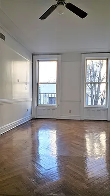 Rented by RBM Brokerage | media 30