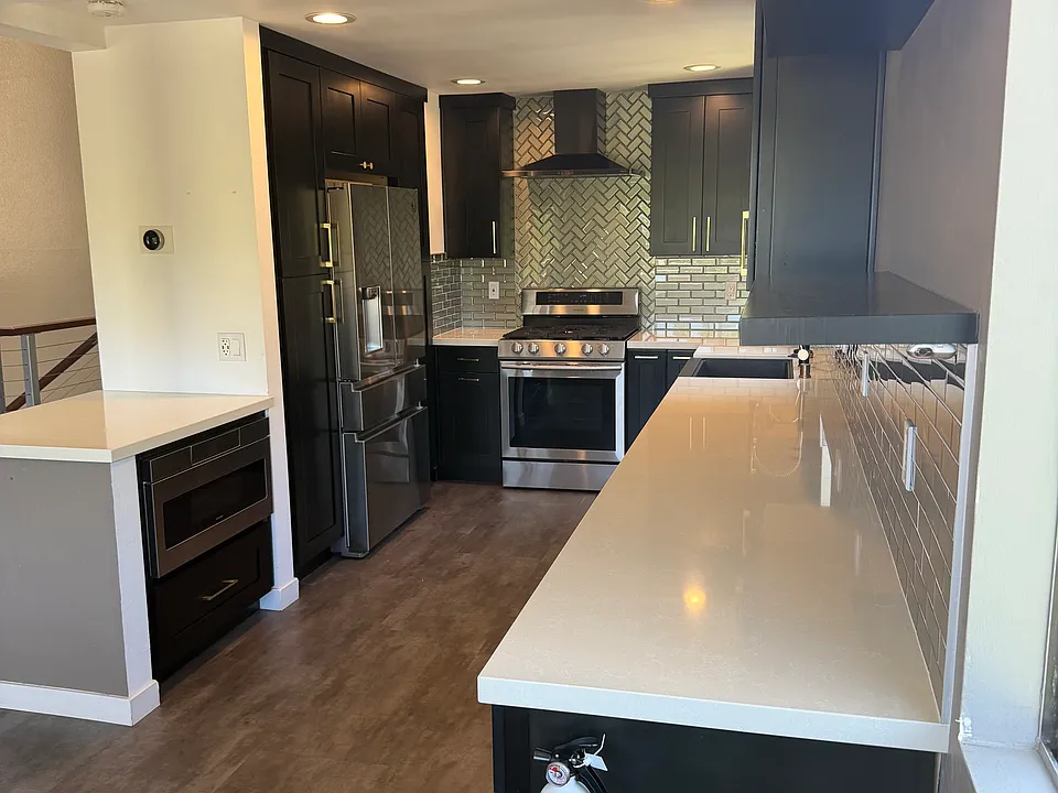 5227 Caminito Apartado