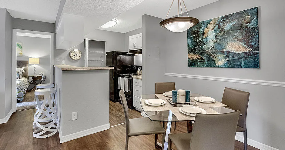 Courtney Cove Apartment Homes — Photo 3