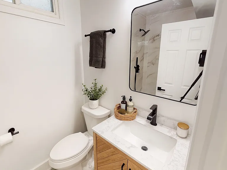1230 Penn St NE #3 — Photo 3