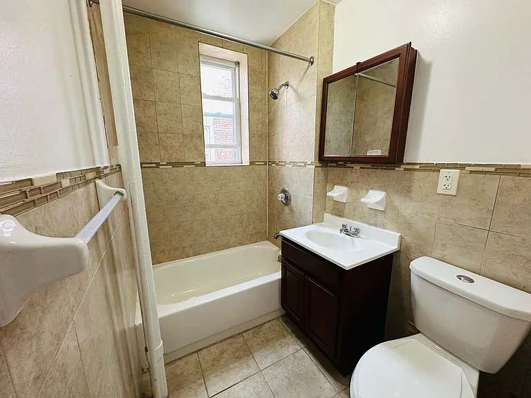 546-48 Bergen Ave #E6 — Photo 6