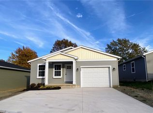 5887 Stumph Rd, Parma Heights, OH 44130