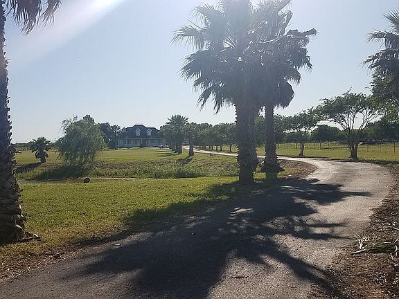 long beautiful driveway