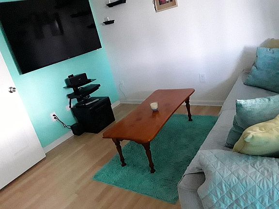 4th image of 712 Belvoir Dr