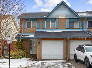 611 Gibney Cres #24, Newmarket, ON L3X1Y3