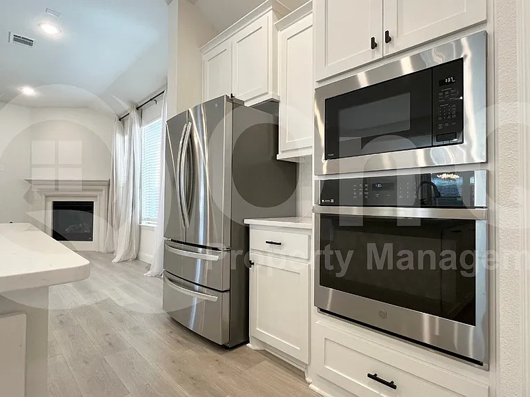 5304 Babcock Rd — Photo 4