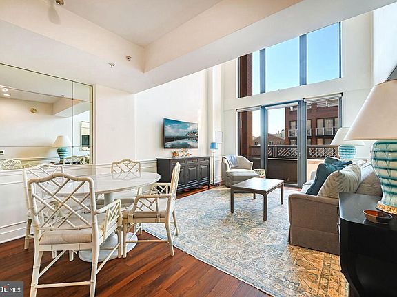 4th image of 616 E St NW #1150