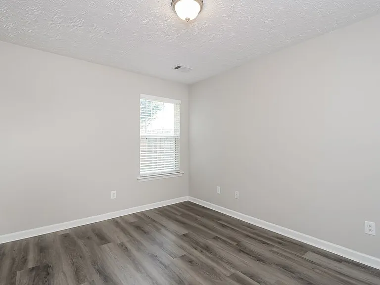 143 Oak Grove Pl — Photo 12