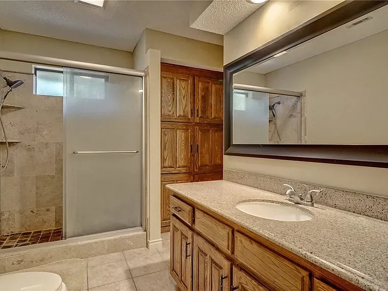 5705 Royal Club Dr — Photo 18