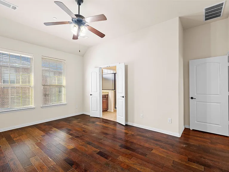 6465 Naples Dr — Photo 12