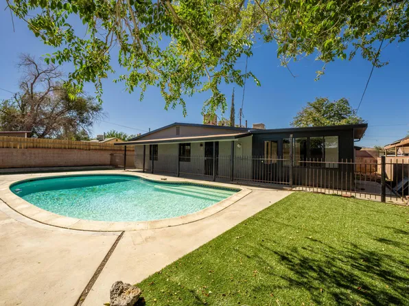 37856 11th St E, Palmdale, CA 93550