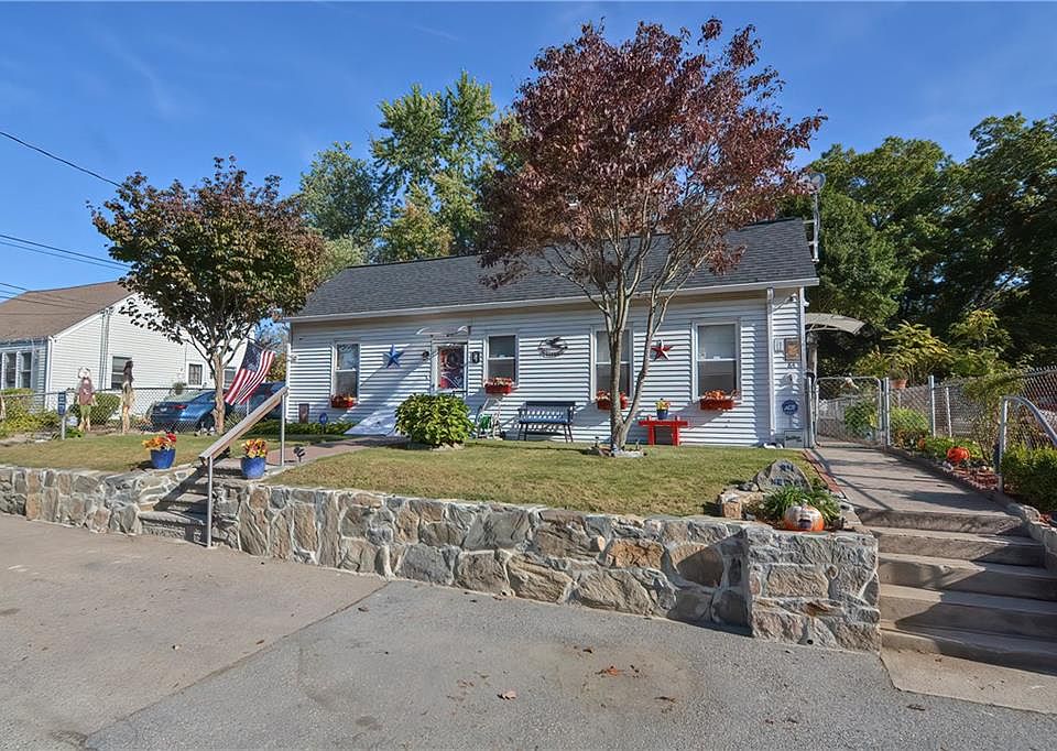 1st image of 84 Hedley Ave