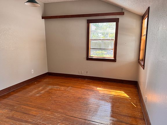 4th image of 2216 52nd Ave N