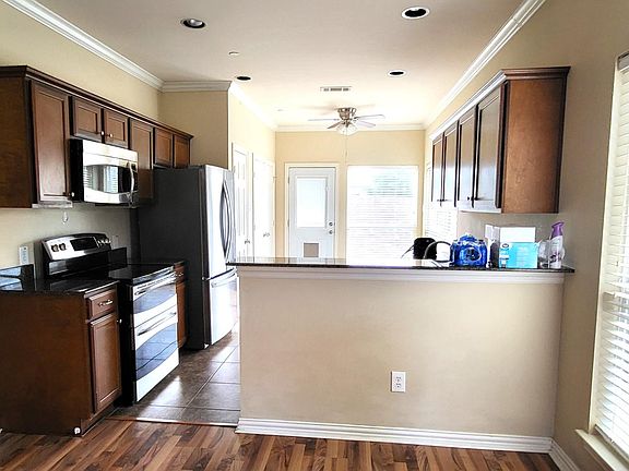 4th image of 138 Barrington Ln