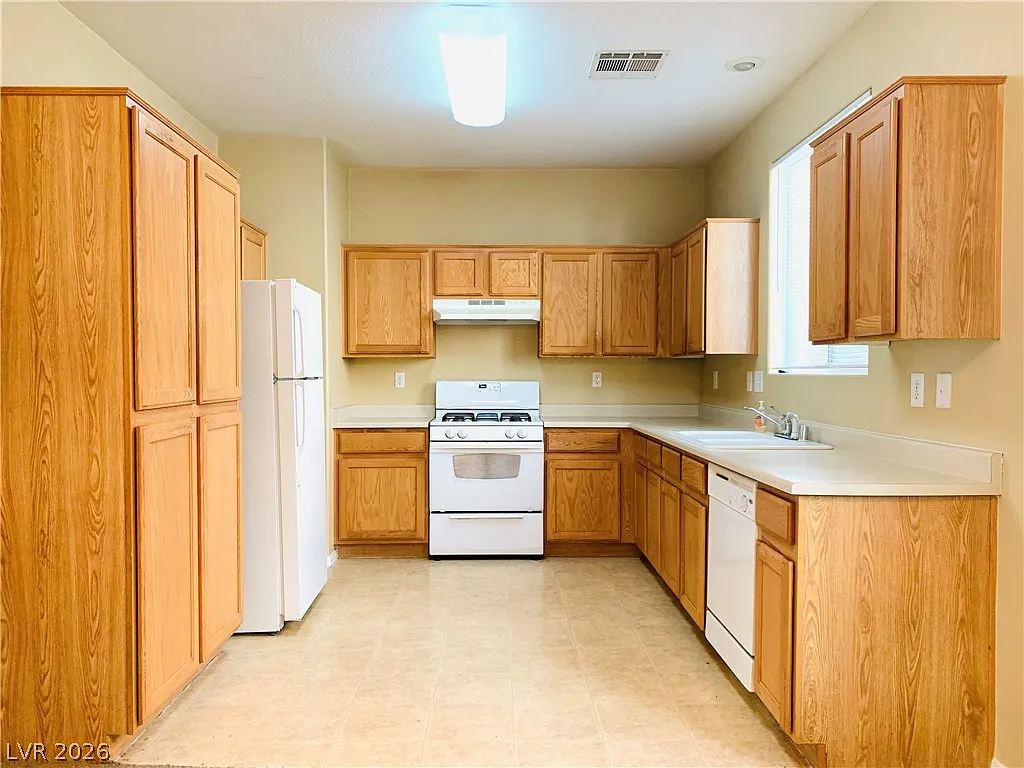 3 bed, 2.5 bath, 1443 sqft, $1,650 — Photo 4