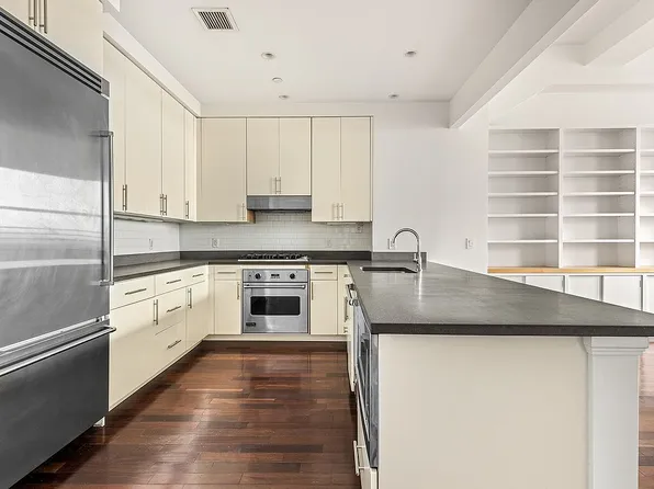1 Hanson Pl #18D, Brooklyn, NY 11217