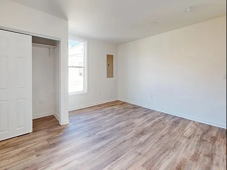 82 Ashlawn Dr — Photo 9