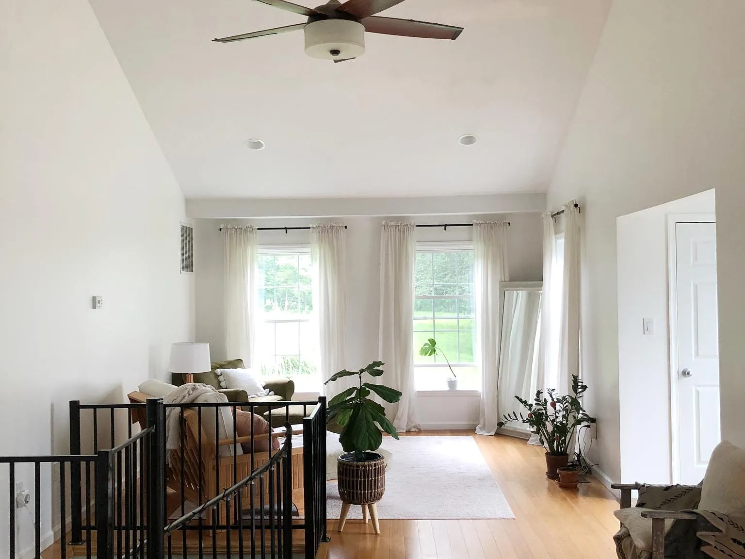 2 bed, 1900 sqft, $2,600 — Photo 2