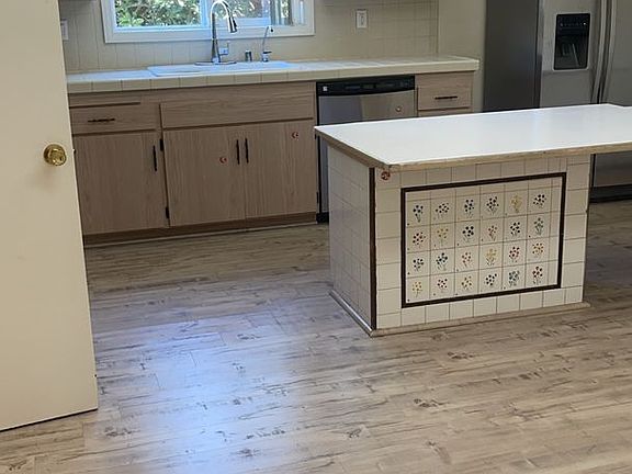 4th image of 7002 Willowtree Dr