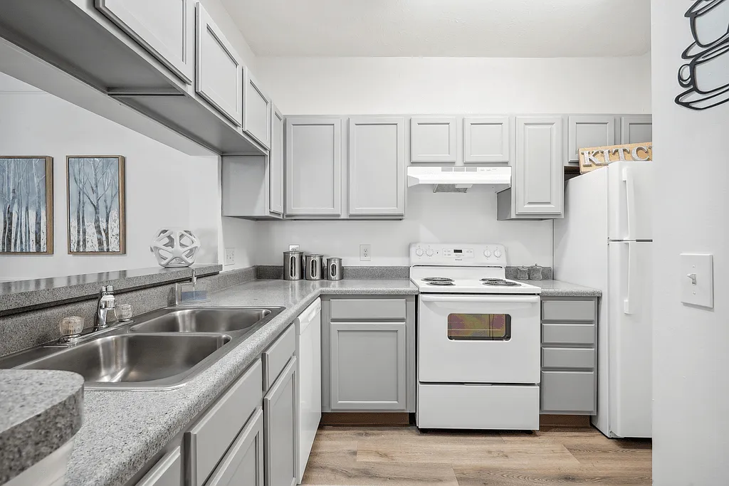 Summerwood on Towne Line Apartments — Photo 1