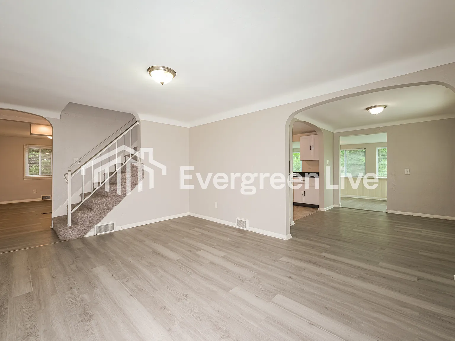 3 bed, 1.0 bath, 1200 sqft, $1,545 — Photo 4