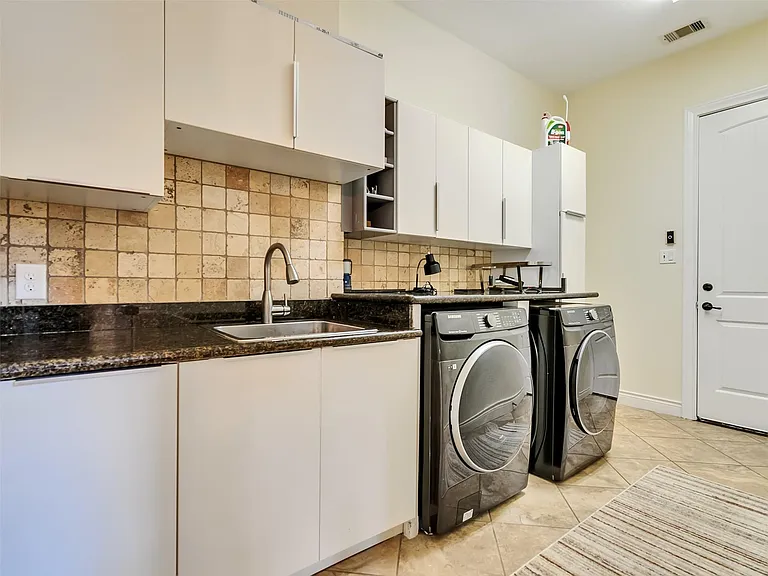 5227 Preserve Park Dr — Photo 19