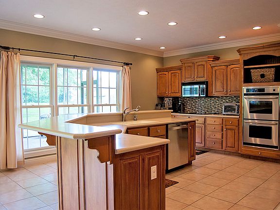4th image of 2400 Oak Bend Pl