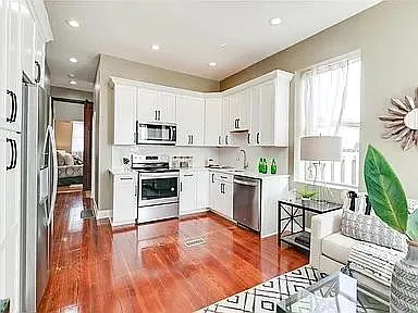 4335 Swan Ave — Photo 3