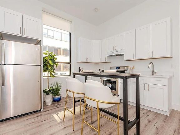 3rd image of 316 Fulton Ave #3