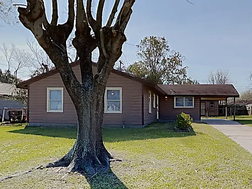 409 25th Ave N Photo 1