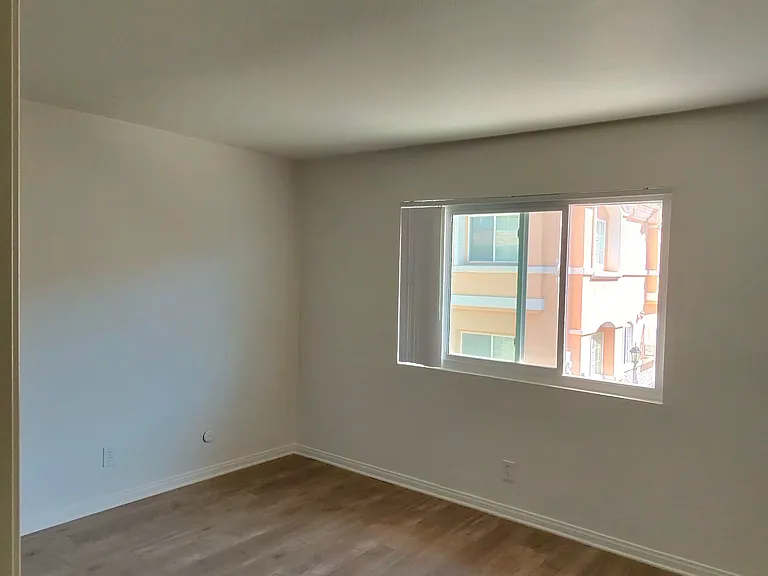 5782 Kingman Ave — Photo 8