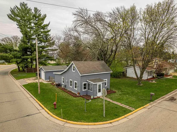 304 Mitchell St, Belleville, WI 53508