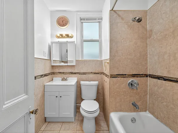 116 Bentley Avenue image 14 of 50