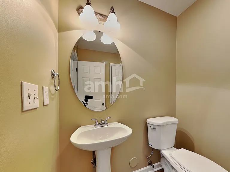 6818 Audrianna Ln — Photo 10