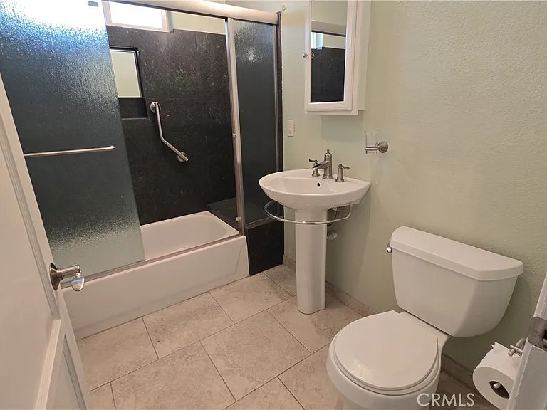 422 Bond St #1 — Photo 14
