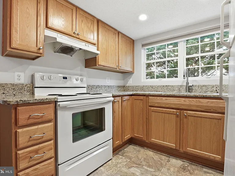 119 Fort Evans Rd SE #B — Photo 6