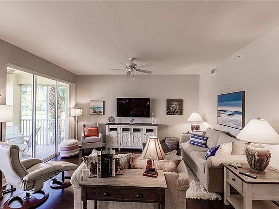 2nd image of 10710 Ravenna Way Unit 205