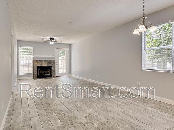 3rd image of 4760 Brookwood Dr #1