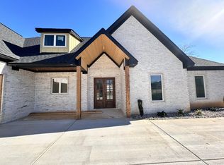 4945 Lake Vista Dr, Benton, AR 72019