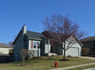 2530 NE Springbrook St, Blue Springs, MO 64014