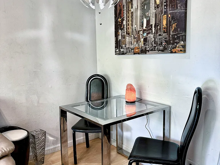 425 Ena Rd #204C — Photo 3