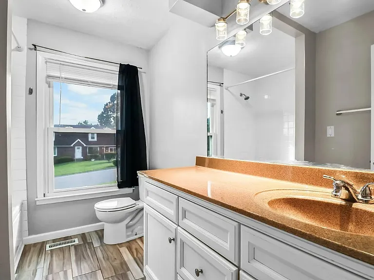 2301 Sherwood Hills Ct — Photo 19