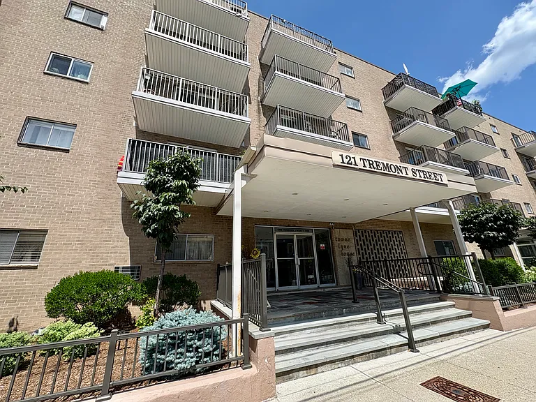 121 Tremont St #215 — Photo 20