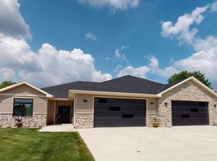 3254 Kozy Dr, Columbus, NE 68601
