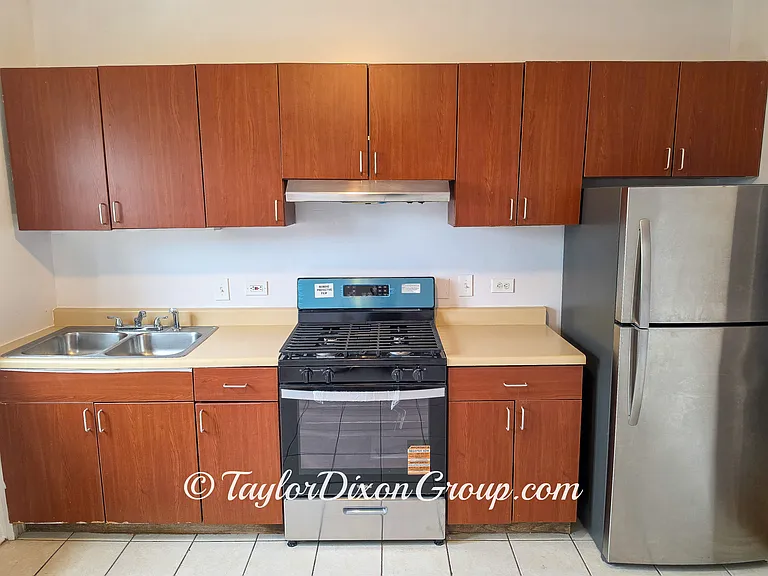 4033 W Gladys Ave #2S — Photo 29