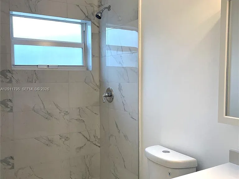 601 S 19th Ave #7 — Photo 11