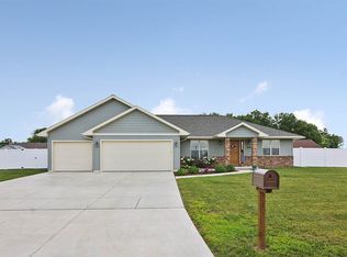 185 Cardinal Ln, Luxemburg, WI 54217