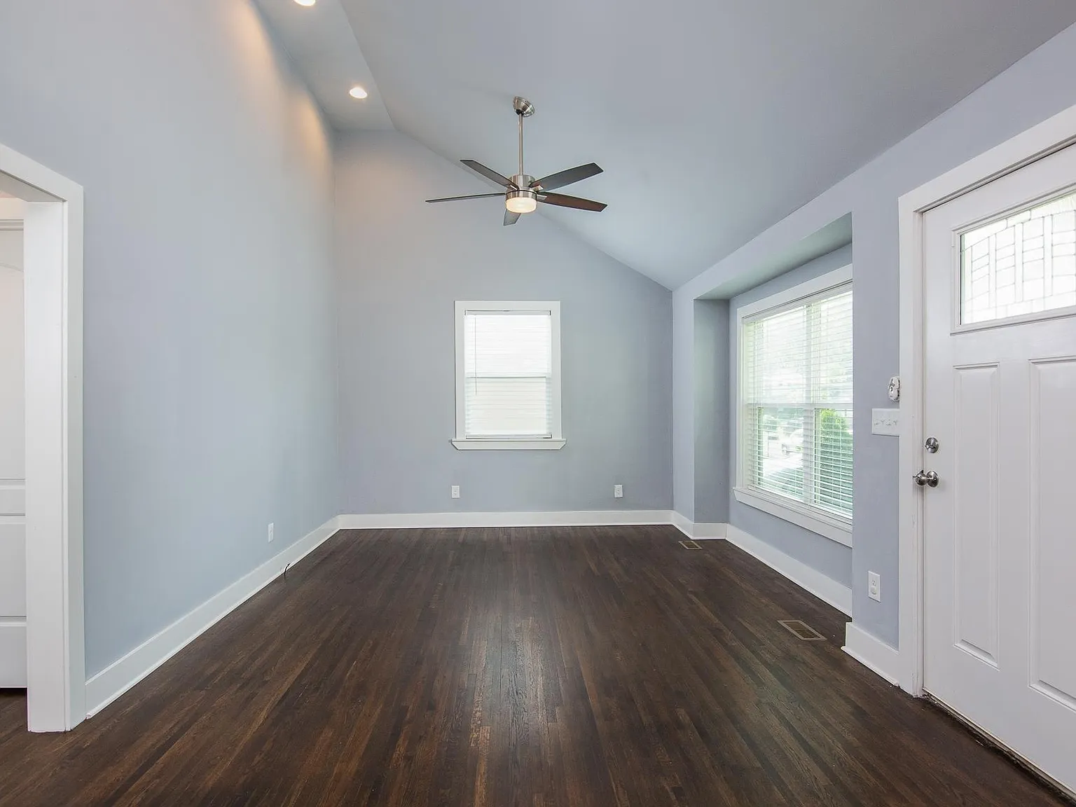 3 bed, 1400 sqft, $2,895 — Photo 4